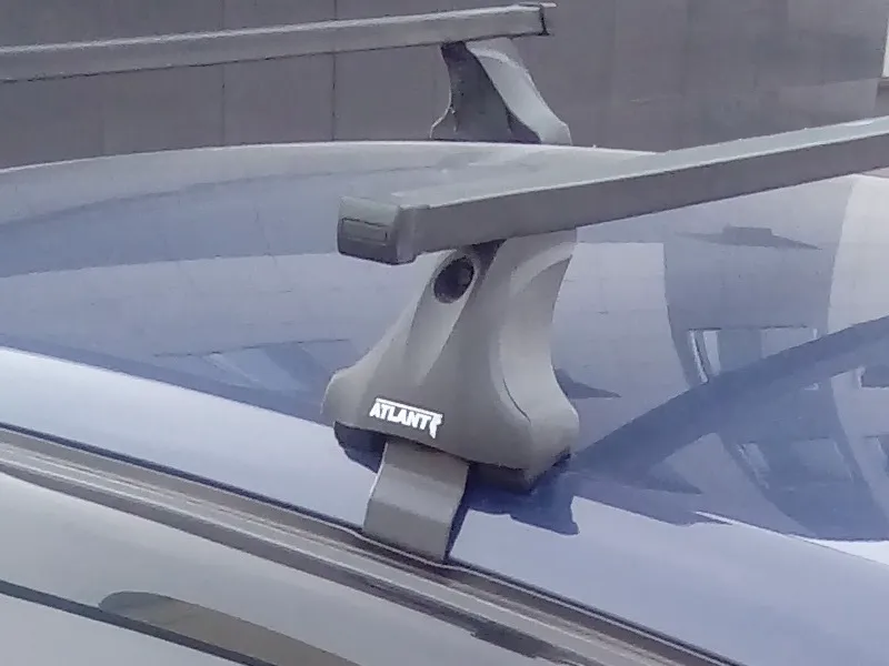Багажник на крышу Mitsubishi ASX, без рейлингов, без штатных мест, Атлант, стальные прямоугольные дуги (в пластике)-0