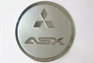 Стальная накладка на лючок бензобака OEM-Tuning для Mitsubishi ASX 2010-2012, Mitsubishi ASX FL 2013-2016, Mitsubishi ASX FL 2017-2019, Mitsubishi ASX FL 2019- || мицубиси асх → SKU: CNT24-JX-035