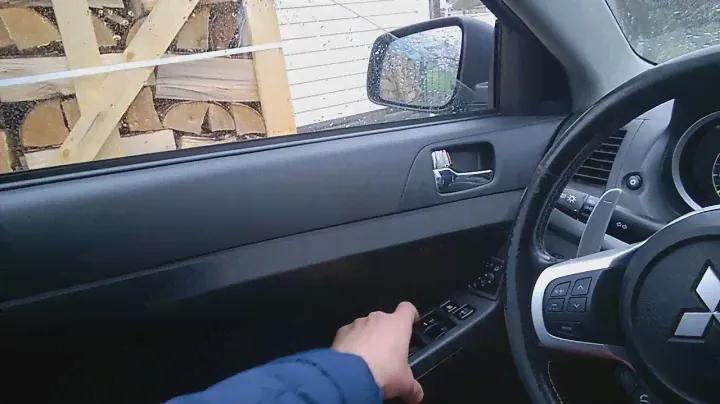 Не обученный стеклоподъемник Lancer X