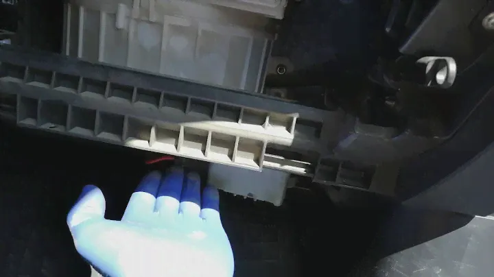 Замена моторчика печки Mitsubishi  Lancer 10